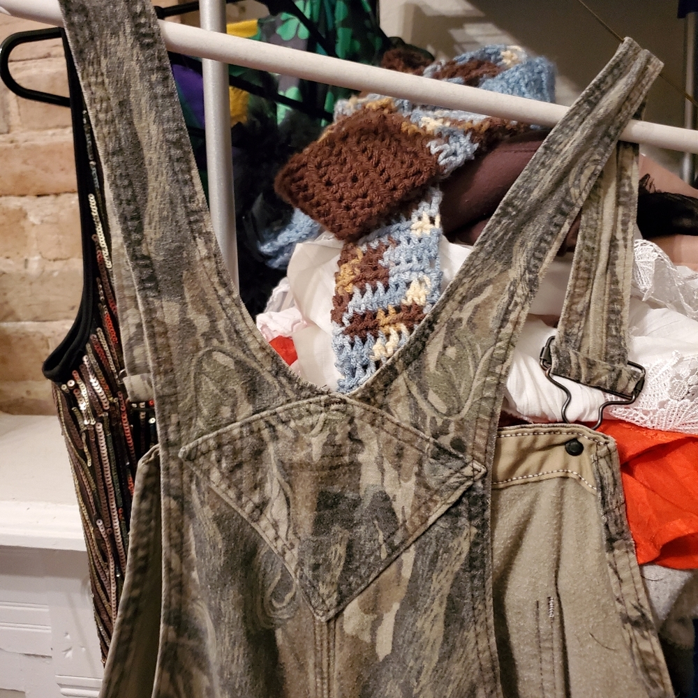 Hunting clothes - Picture 3 of 4